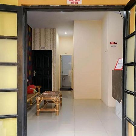 Hotel Reddoorz Near Ekowisata Mangrove Belawan Exterior foto