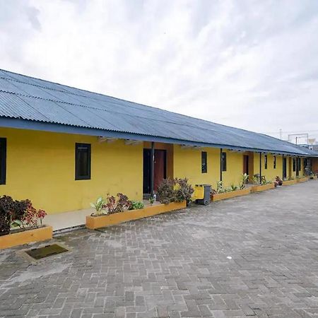 Hotel Reddoorz Near Ekowisata Mangrove Belawan Exterior foto