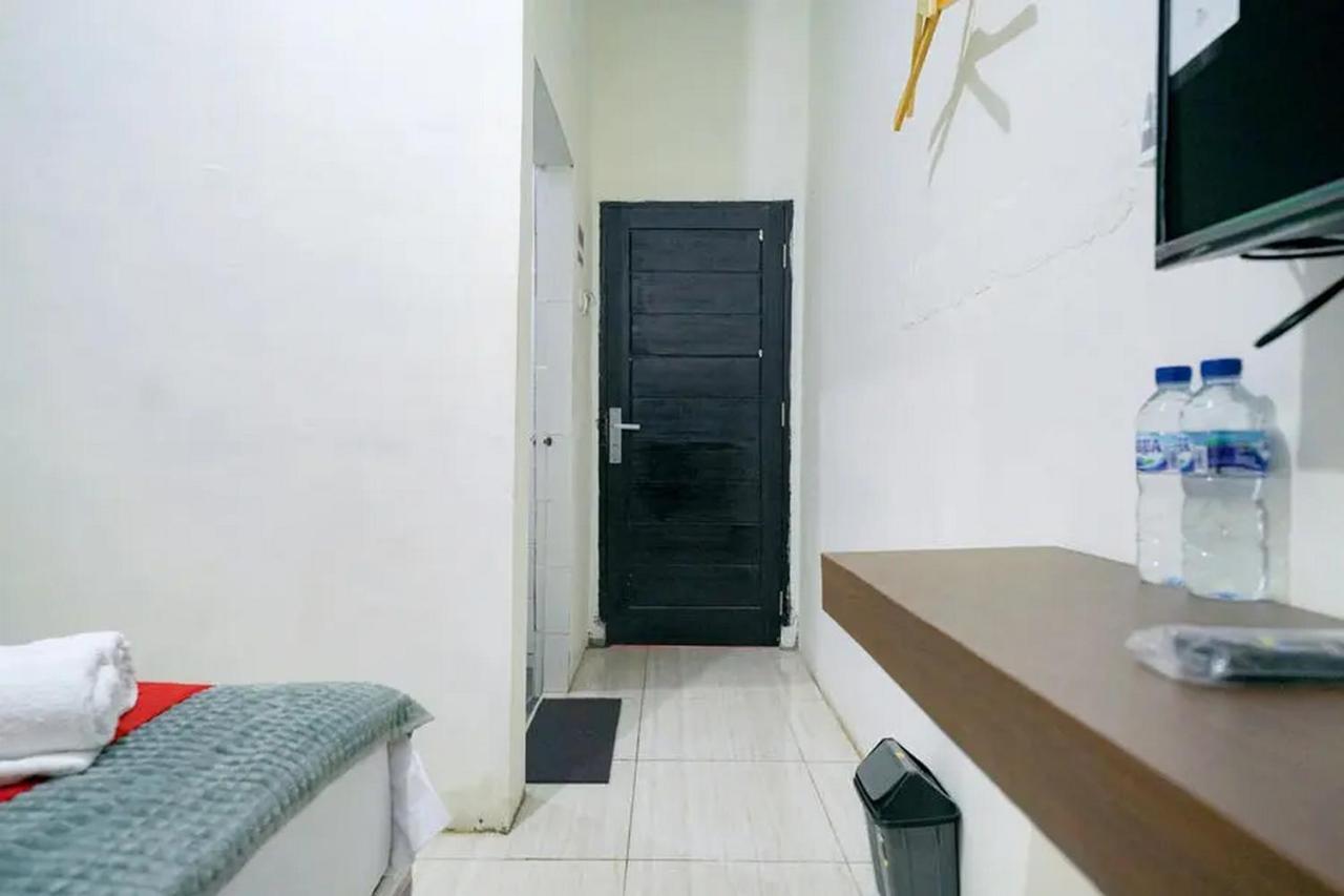Hotel Reddoorz Near Ekowisata Mangrove Belawan Exterior foto