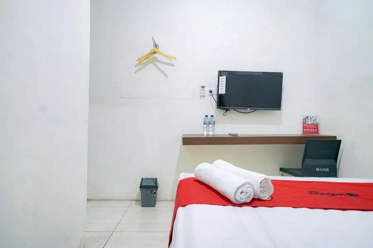 Hotel Reddoorz Near Ekowisata Mangrove Belawan Exterior foto
