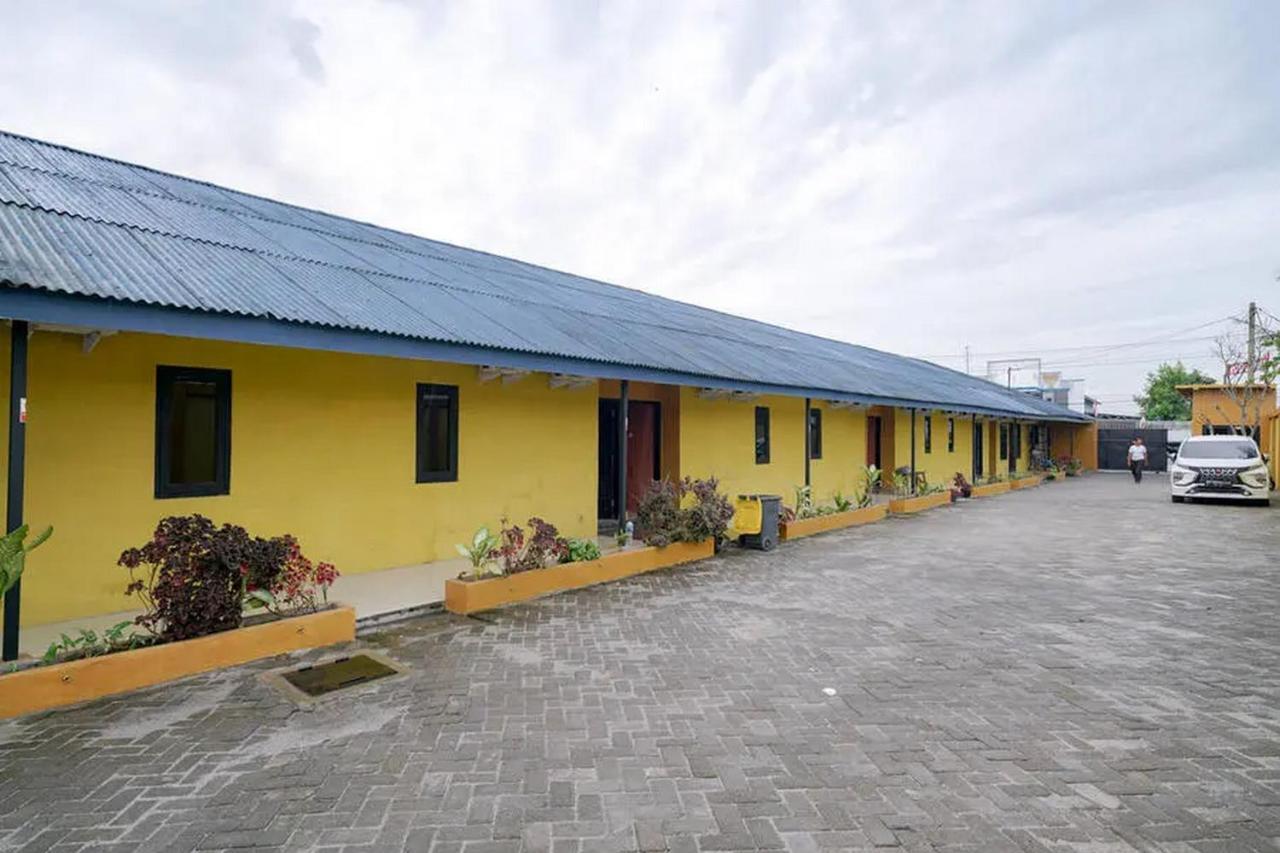 Hotel Reddoorz Near Ekowisata Mangrove Belawan Exterior foto