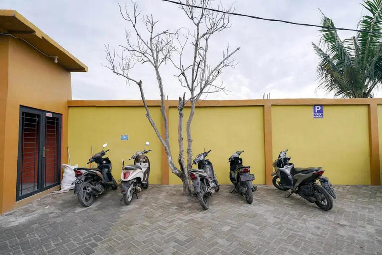 Hotel Reddoorz Near Ekowisata Mangrove Belawan Exterior foto
