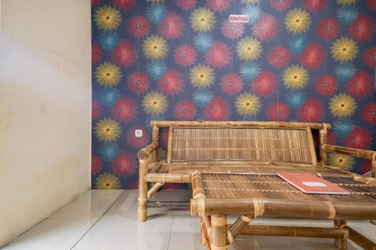 Hotel Reddoorz Near Ekowisata Mangrove Belawan Exterior foto